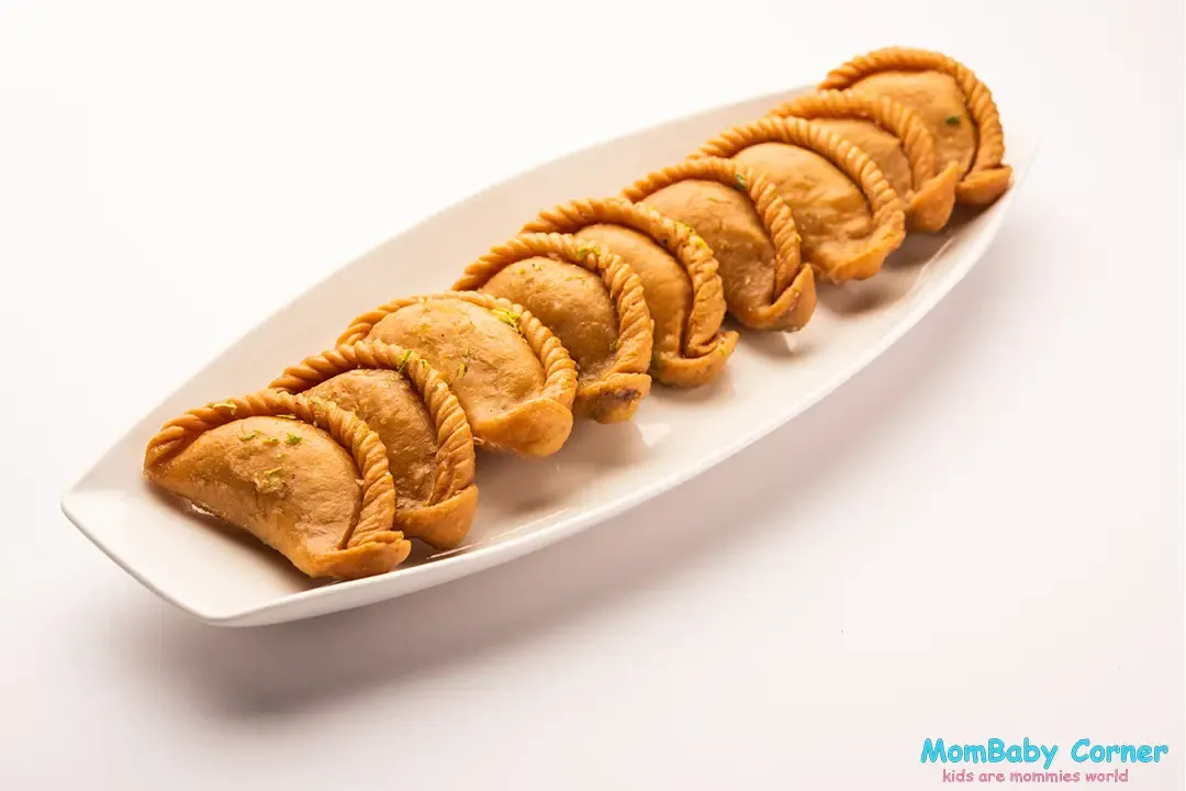 holi gujiya mombabycorner