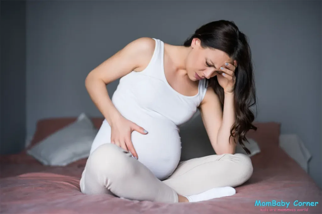 white discharge in pregnancy in hindi